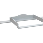 Der KraftKids Wickelaufsatz in Grau passt auf eine 160 cm breite HEMNES Kommode mit Zierleiste und verfügt über erhöhte Seiten- und Rückwände, die als praktische Wickelkommode für Ihr Baby dienen.