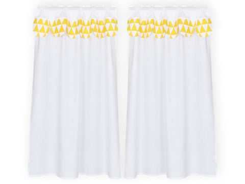 Loftsengsgardiner almindelige hvide gule trekanter