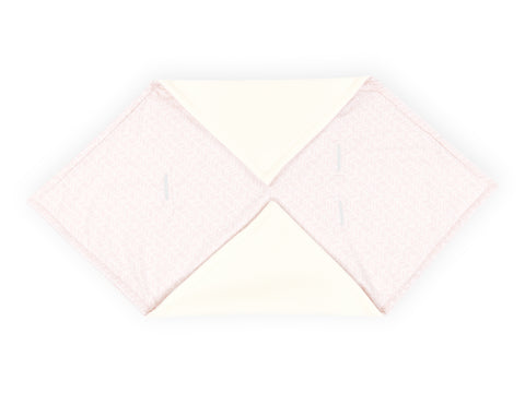 Tæppe til baby autostol vinter hvid fjer mønster på pink